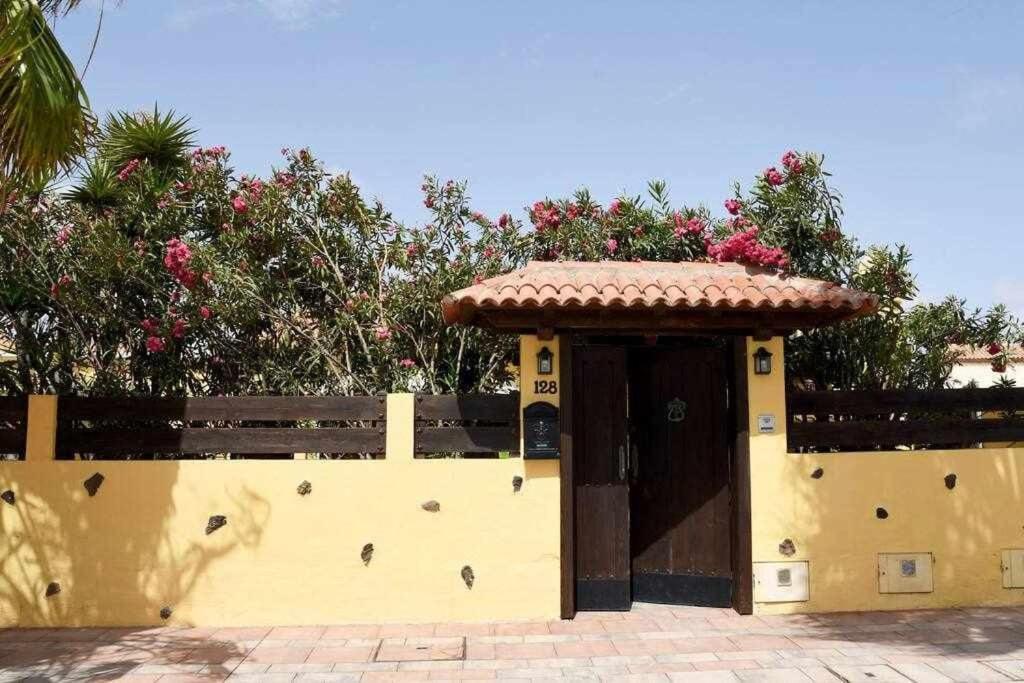 Aurora Mari Villa Your Dream Steps From The Ocean Shore Caleta De Fuste Exterior photo